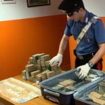 Trasportavano in taxi una valigia con 50 kg. di hashish